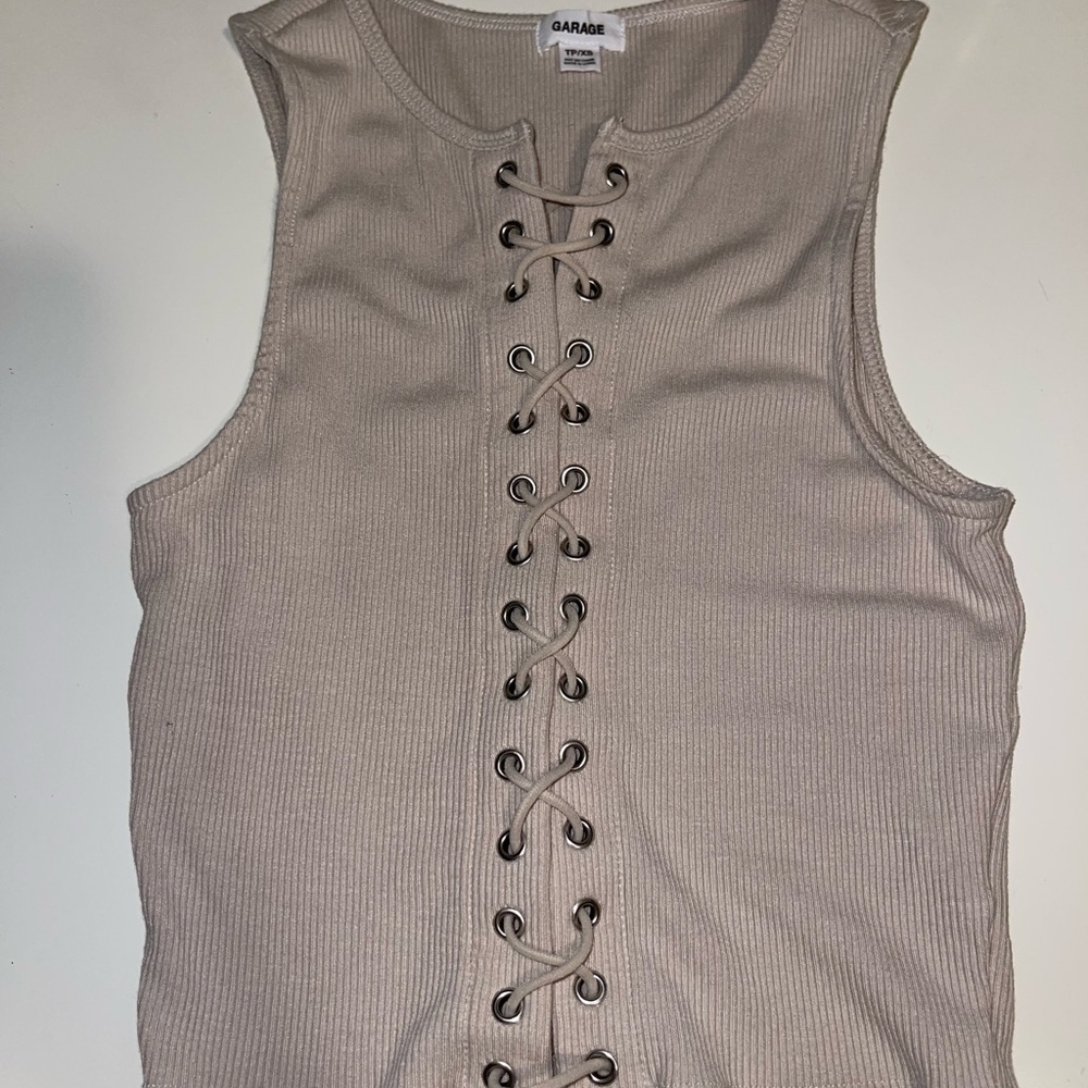 Garage lace up top